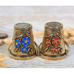Thimble TWO BUCKET Flowers Ethnic Solid Brass Metal Russian Souvenir Collection