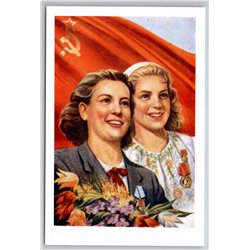 SOVIET WOMEN Red Flag USSR SU Hero Propaganda by GUNDOBIN Russian New Postcard