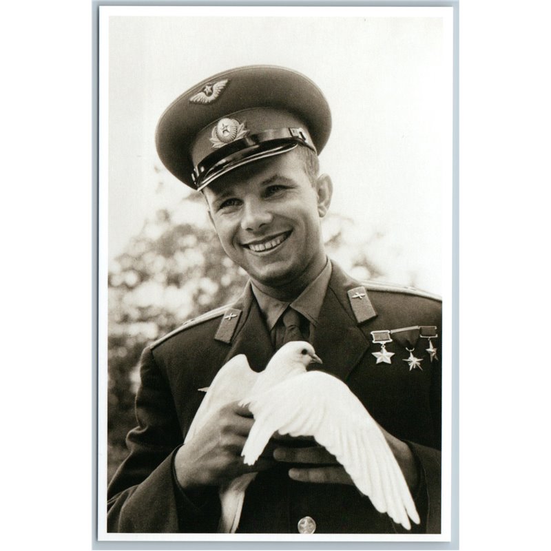 YURI GAGARIN with Pigeon Dove Space Cosmos Peace Propaganda New Postcard