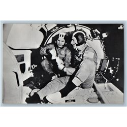 1976 Soyuz Apollo Slayton n Kubasov while training in Houston USA RPPC Postcard