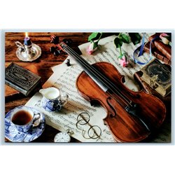 Ceramic and porcelain MUSICAL INSTRUMENT Violin Still life Art Postcard modern