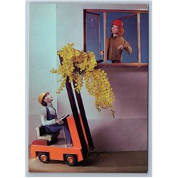Builder congratulates the woman Mimosa Toys Dolls Russian Unposted postcard